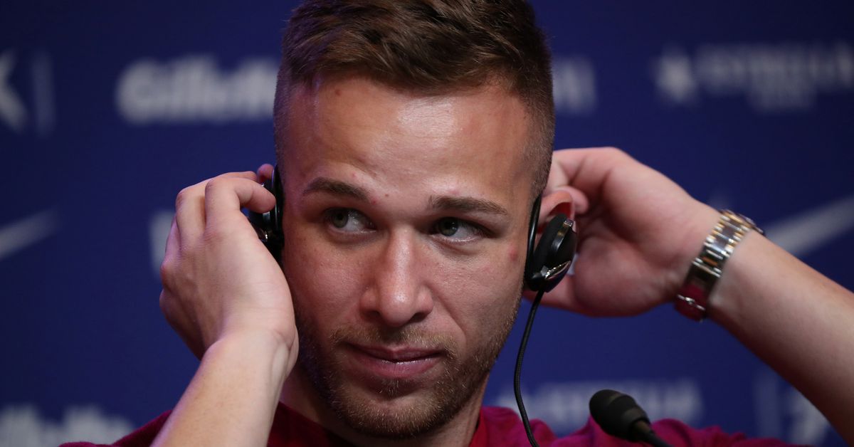 Midfielder Arthur joins Fiorentina on loan from Juventus