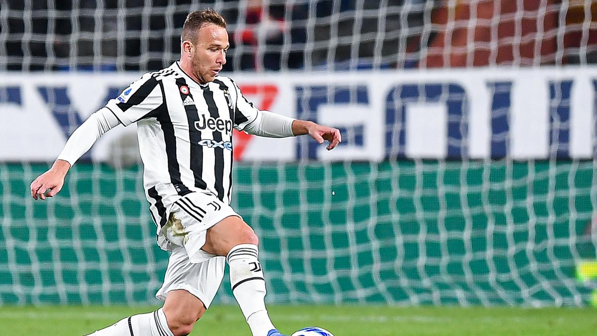 Serie A: Midfielder Arthur joins Fiorentina on loan from Juventus