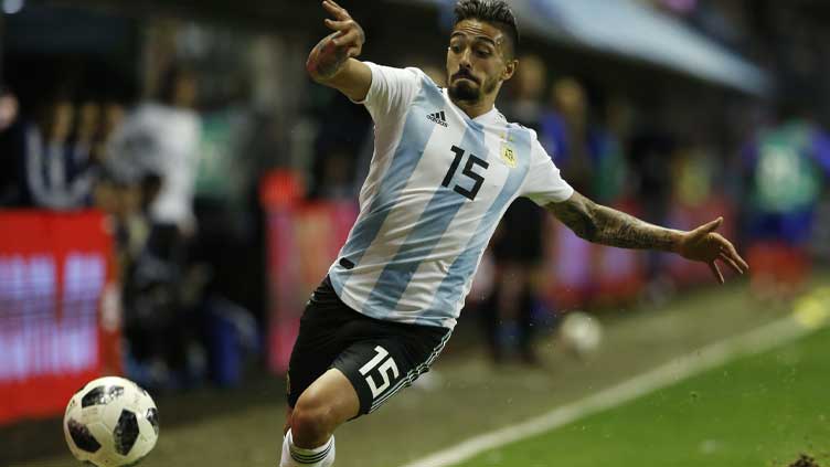 River Plate sign midfielder Lanzini on loan